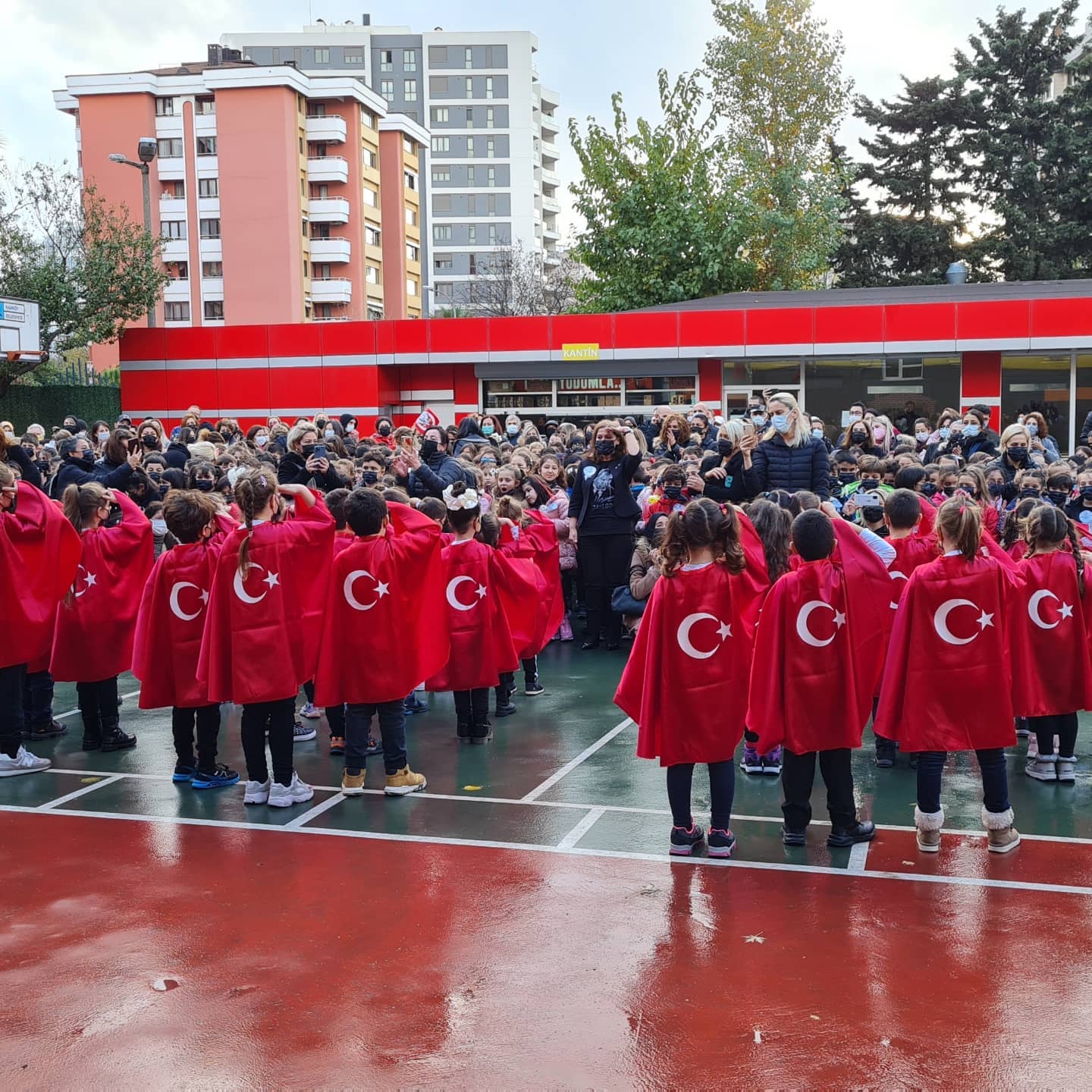 ATATÜRK'Ü SAYGI VE MİNNETLE ANDIK