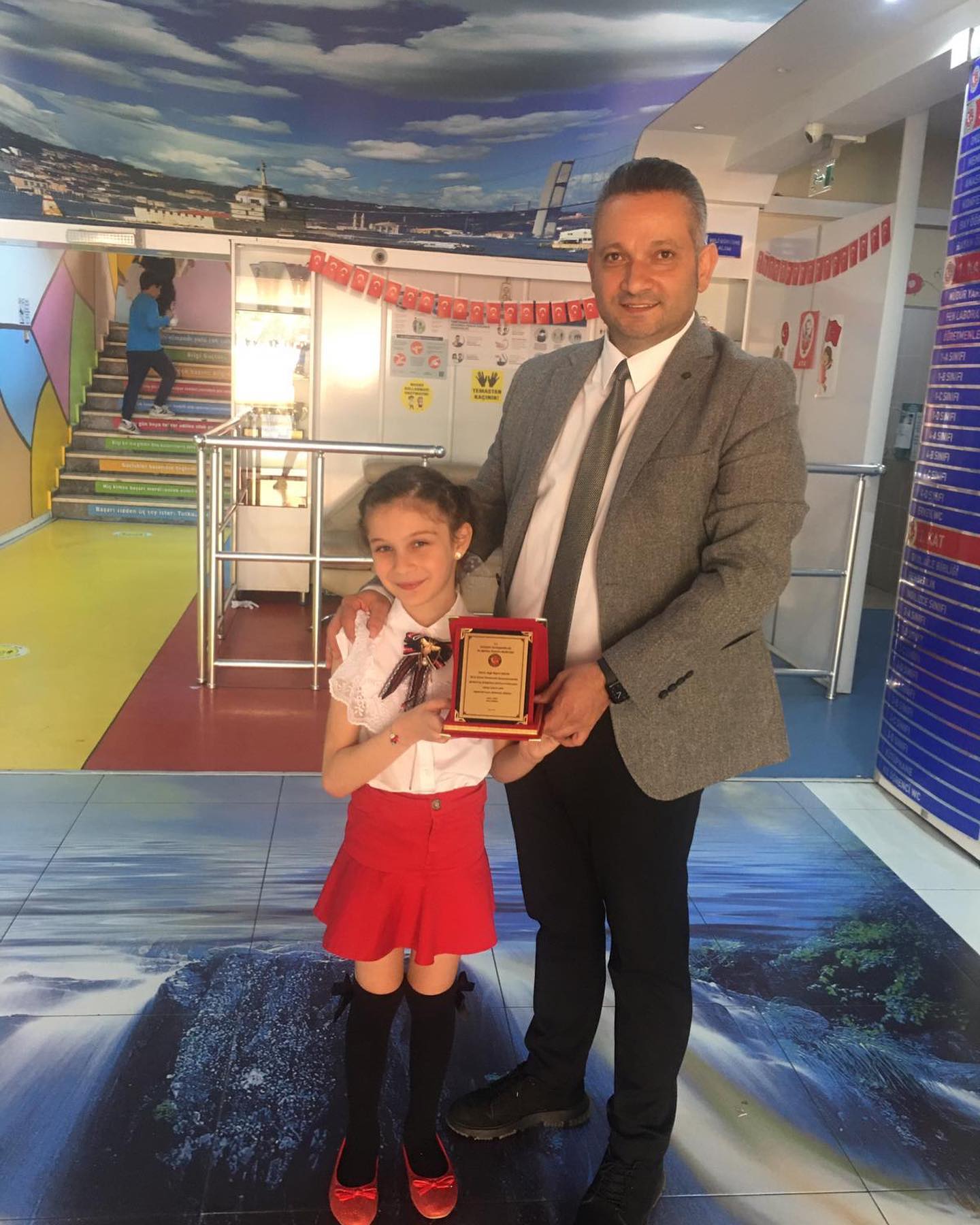 ULUSAL MATEMATİK ŞAMPİYONASI VE ULUSAL ZEKA OYUNLARI FİNALİSTLERİNE PLAKET VERDİK