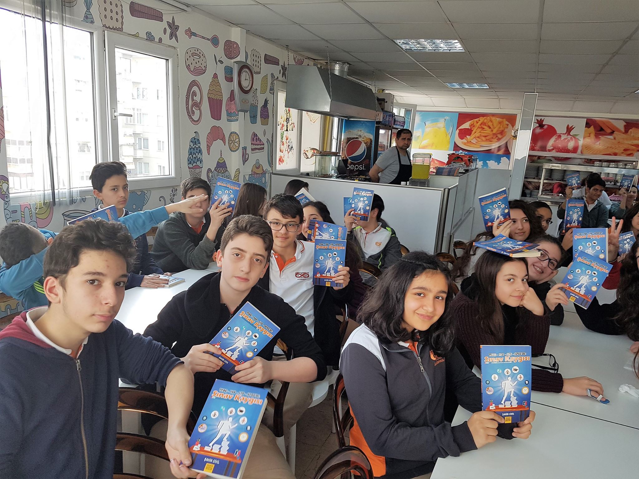ÖĞRENCİLERE SINAV KAYGISIYLA BAŞA ÇIKMA YOLLARINI ANLATTIM