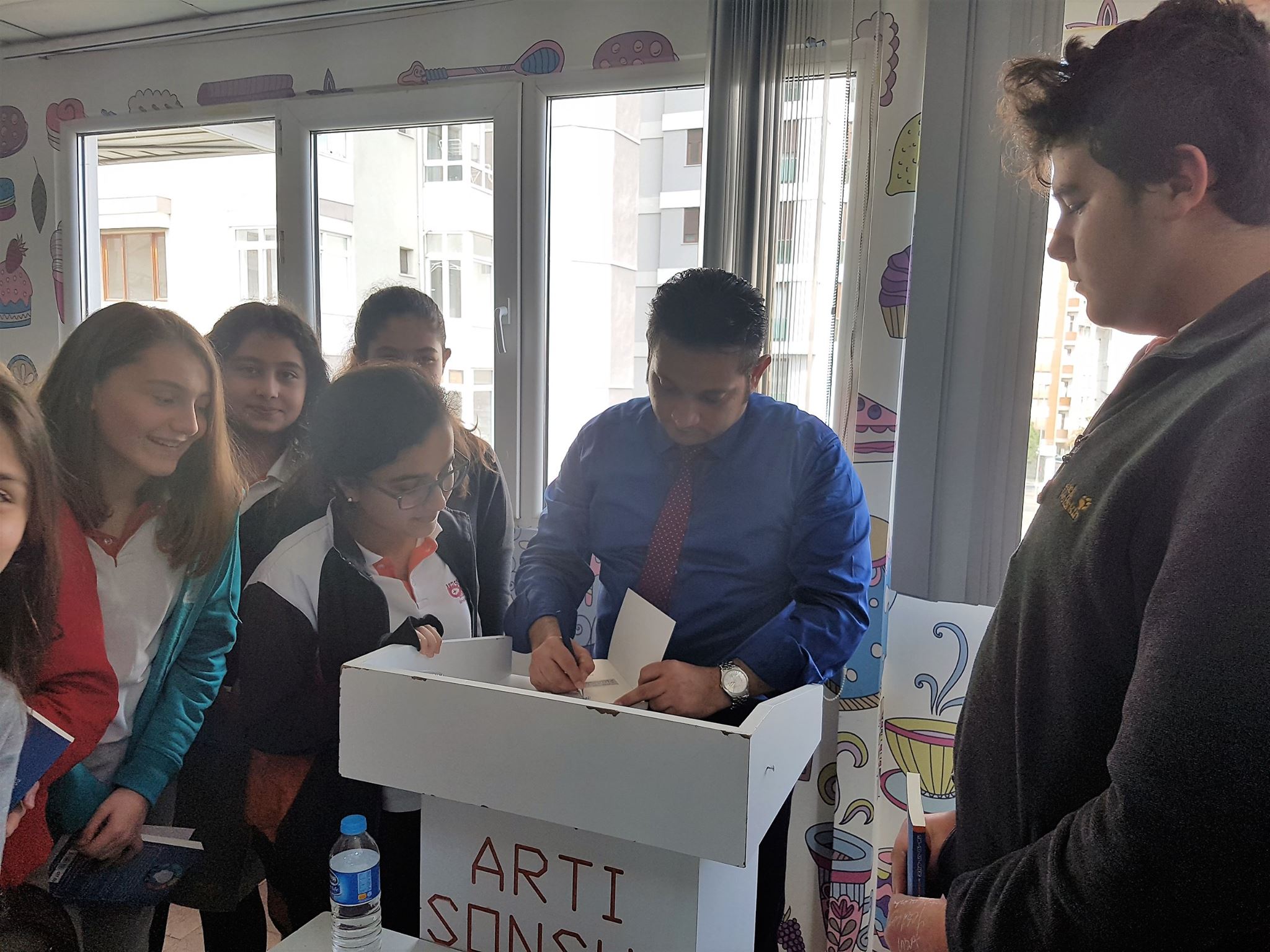 ÖĞRENCİLERE SINAV KAYGISIYLA BAŞA ÇIKMA YOLLARINI ANLATTIM