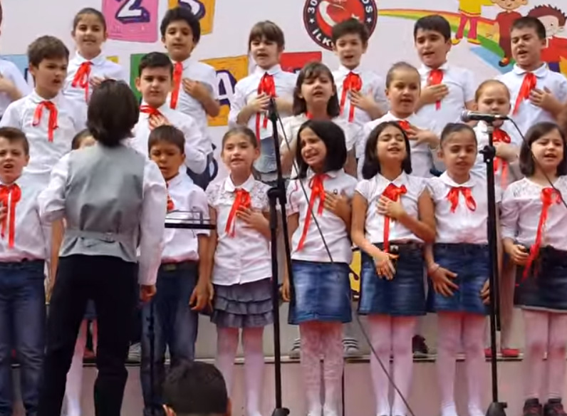  23 NİSAN 2-C SINIFI KORO GÖSTERİSİ